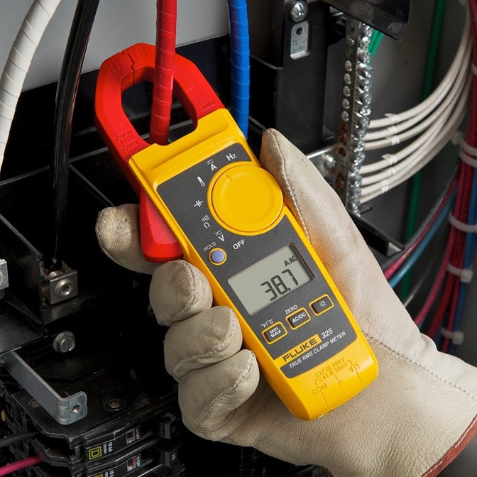 FLUKE 325 True RMS Clamp Meter FLUKE 325 True RMS Clamp Meter