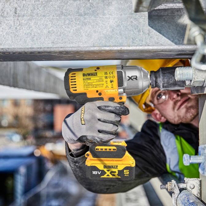 DEWALT 18V Impact Wrench DCF900NT 7