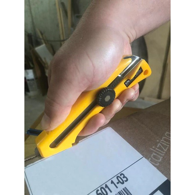 OLFA 18mm CL Utility Knife 2