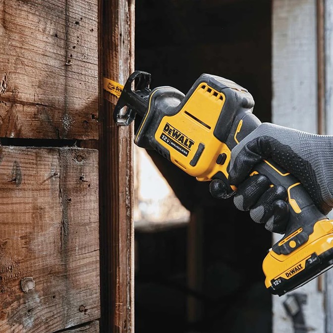 DEWALT 12V Compact Reciprocating Saw DCS312N-XJ 3