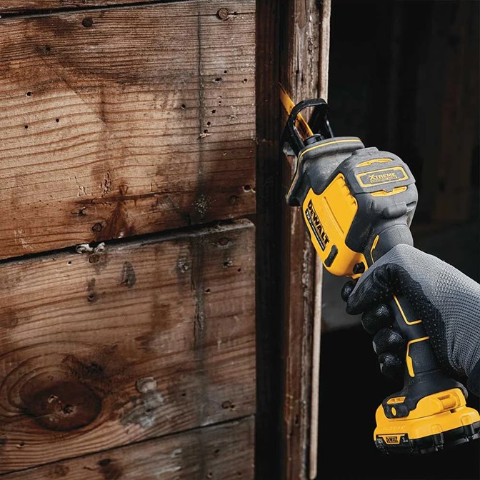 DEWALT 12V Compact Reciprocating Saw DCS312N-XJ 5