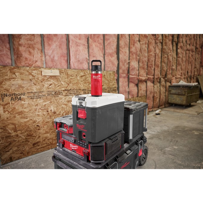 MILWAUKEE PACKOUT 710ml Bottle Chug Lid Red 4