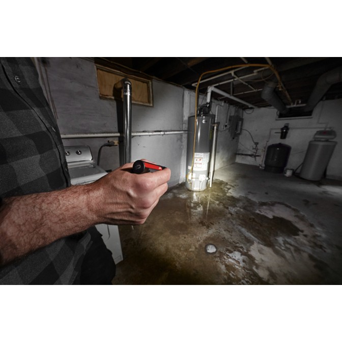 MILWAUKEE Internal USB Rechargeable Flashlight 9