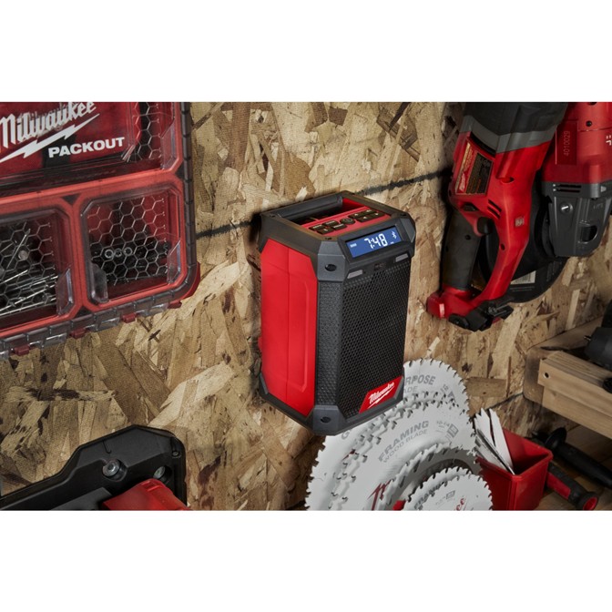 MILWAUKEE M12 Cordless Radio Charger M12 RCDAB+-0 6