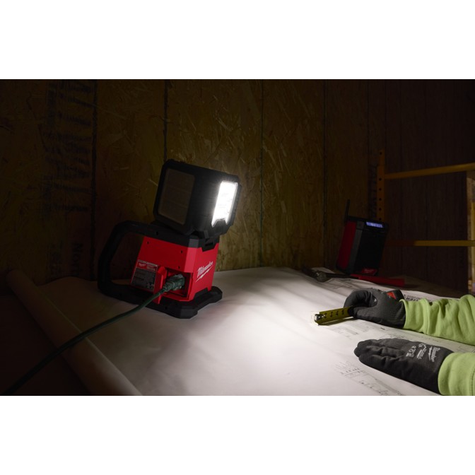 MILWAUKEE M18 Cordless Multi-Directional Task Light 10