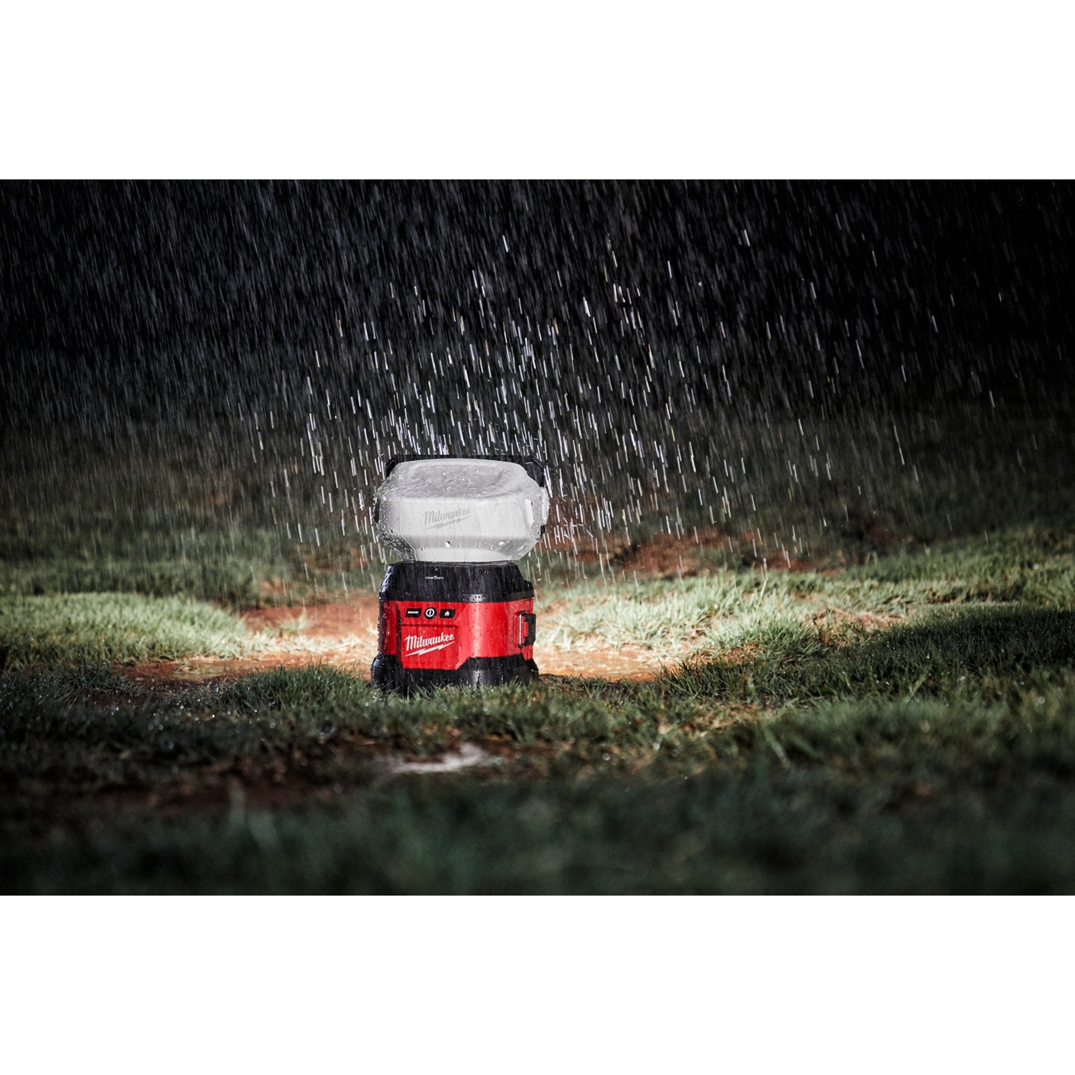 MILWAUKEE M18 Cordless Utility Remote Spot Light 10
