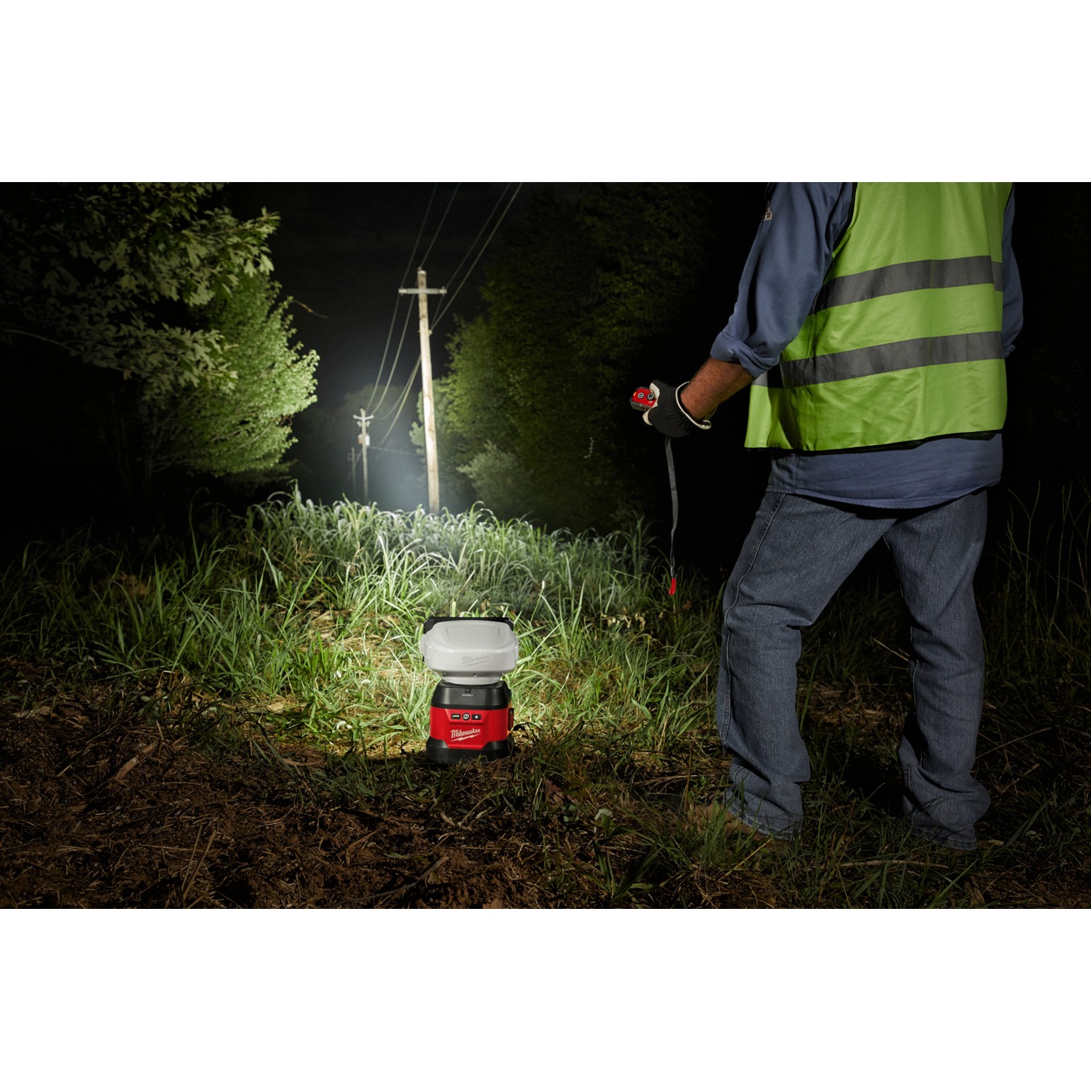 MILWAUKEE M18 Cordless Utility Remote Spot Light 9