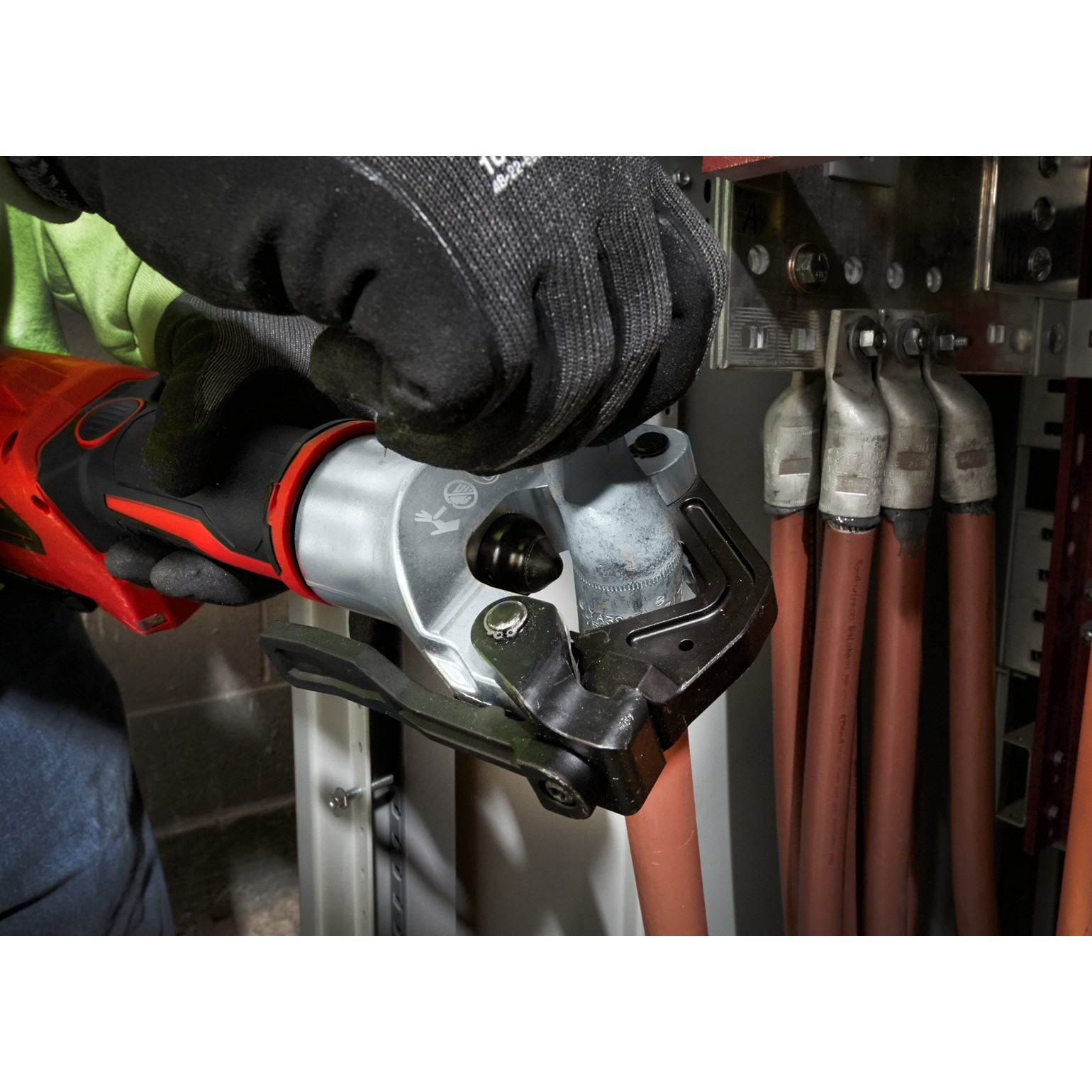 MILWAUKEE M18 FORCE LOGIC Hydraulic Dieless Crimper Kit 4