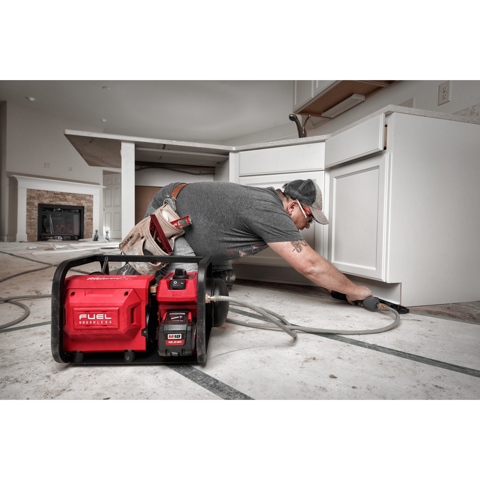 MILWAUKEE M18 FUEL Cordless Air Compressor 11