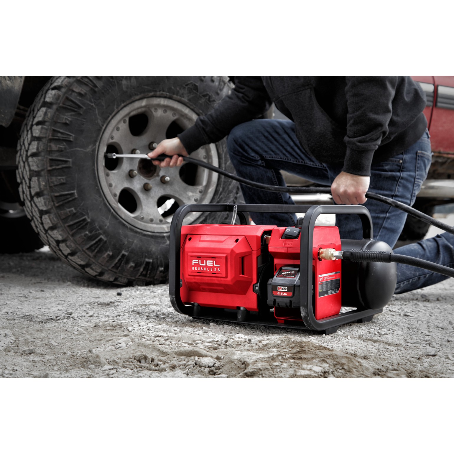 MILWAUKEE M18 FUEL Cordless Air Compressor 12