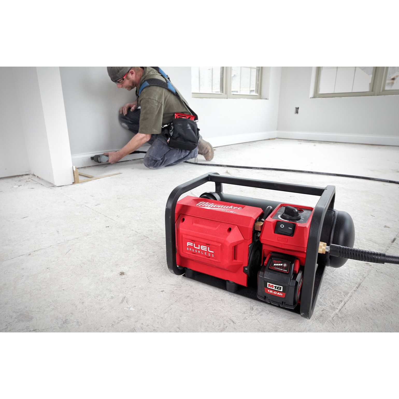 MILWAUKEE M18 FUEL Cordless Air Compressor 9