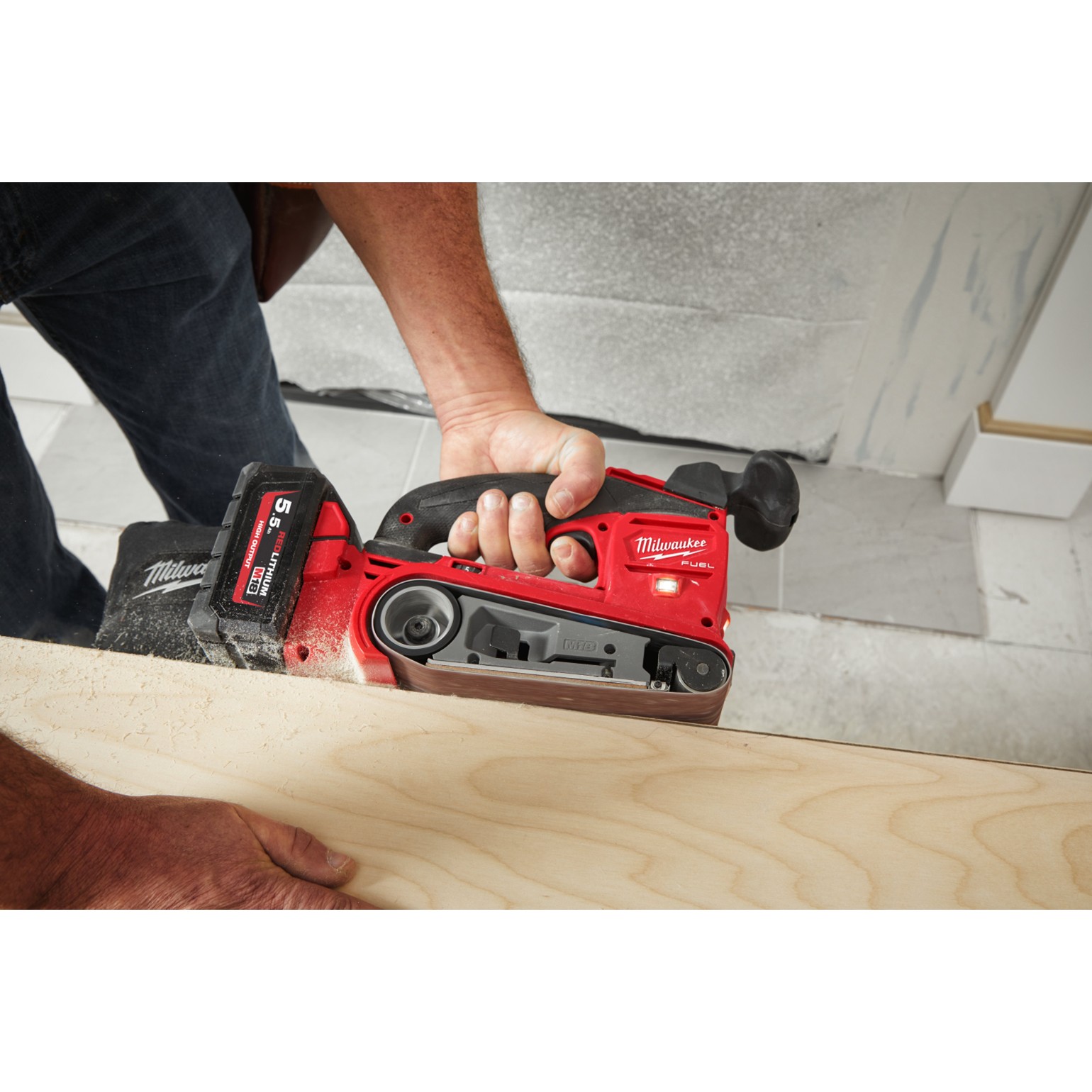 MILWAUKEE M18 FUEL Cordless Belt Sander 75mm 10