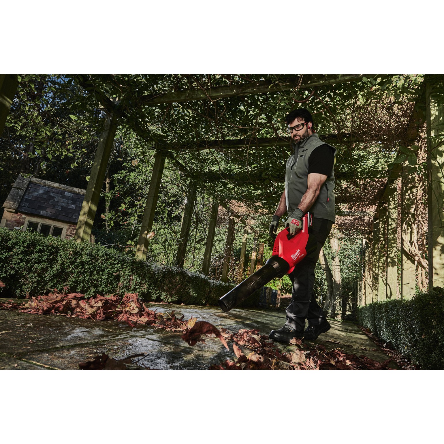 MILWAUKEE M18 FUEL Cordless Brushless Blower 2