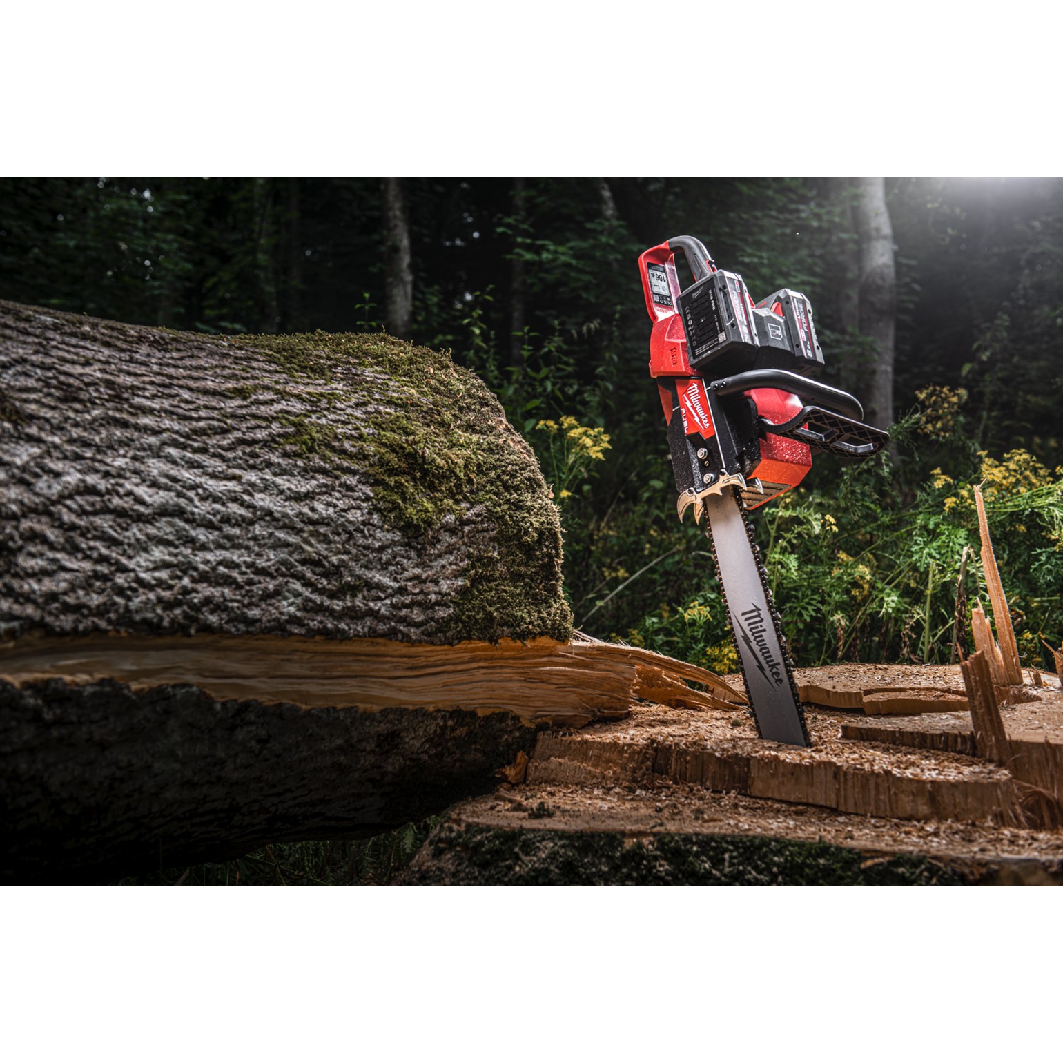 MILWAUKEE M18 FUEL Cordless Dual Battery Chainsaw 13