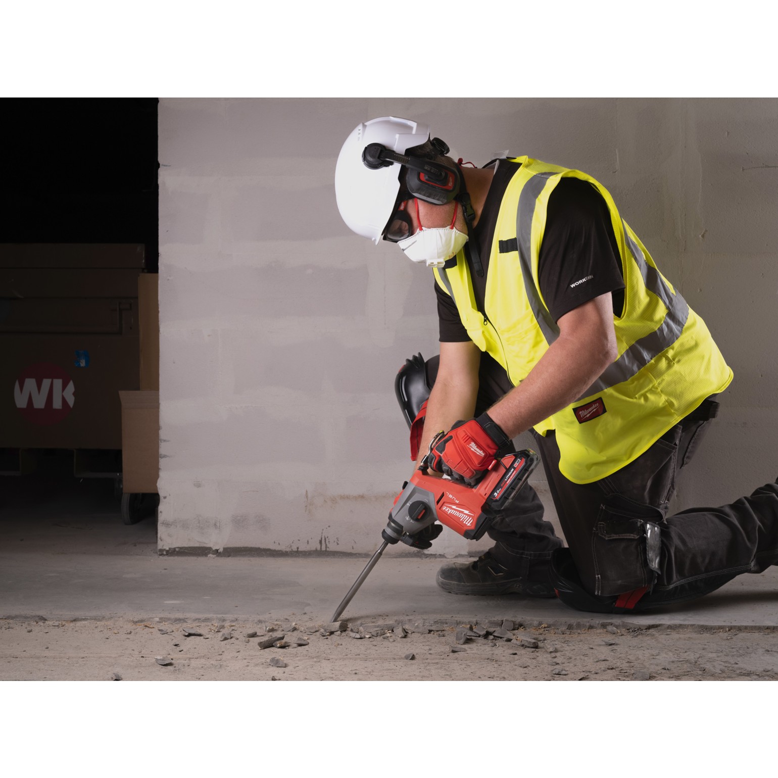 MILWAUKEE M18 FUEL Cordless Rotary Hammer 16mm 4