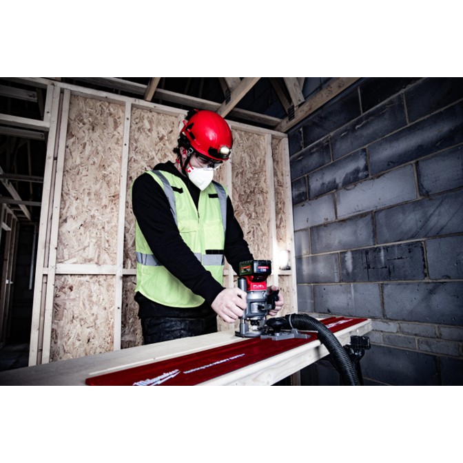 MILWAUKEE M18 FUEL Cordless Router 12mm 8