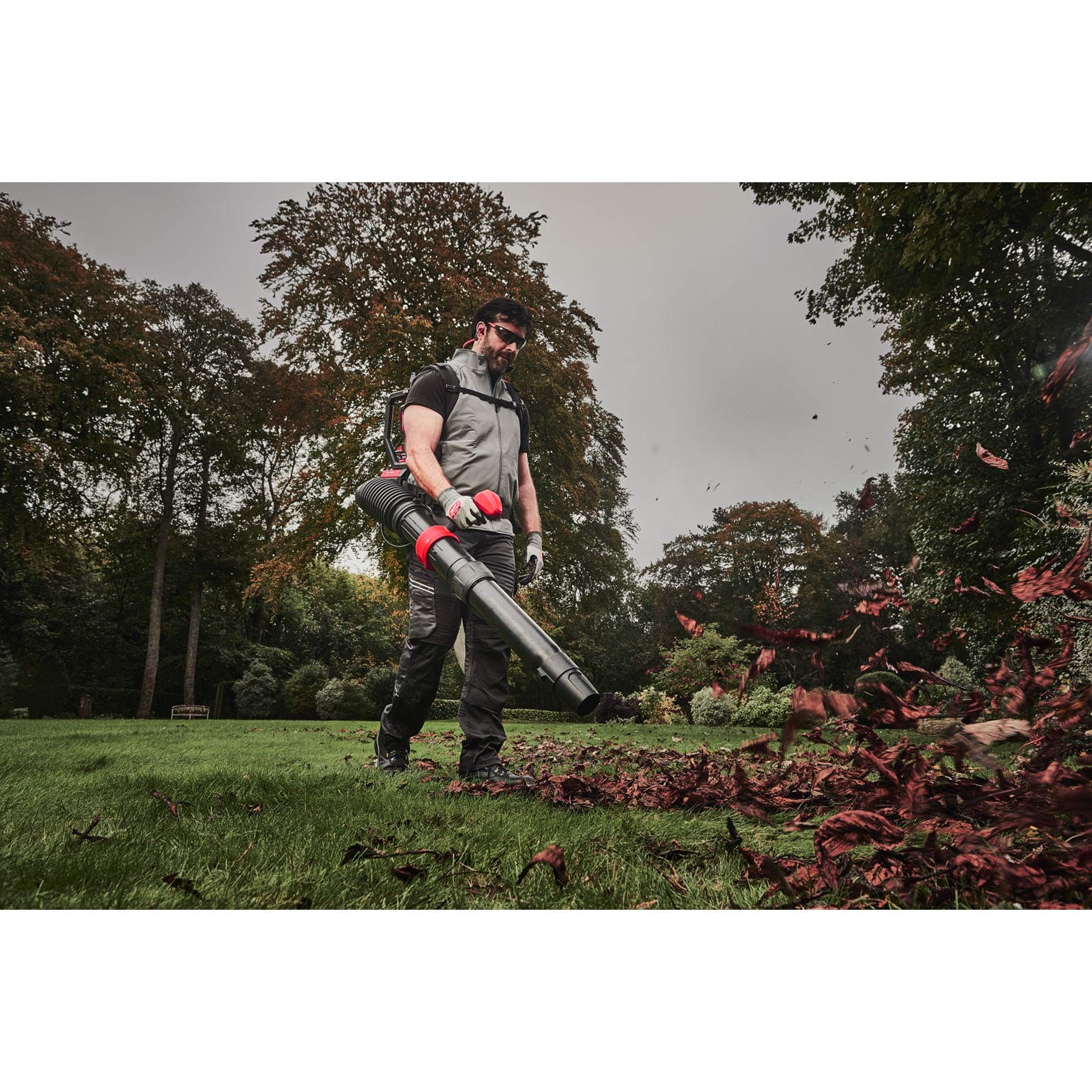 MILWAUKEE M18 FUEL Dual Battery Backpack Blower 5
