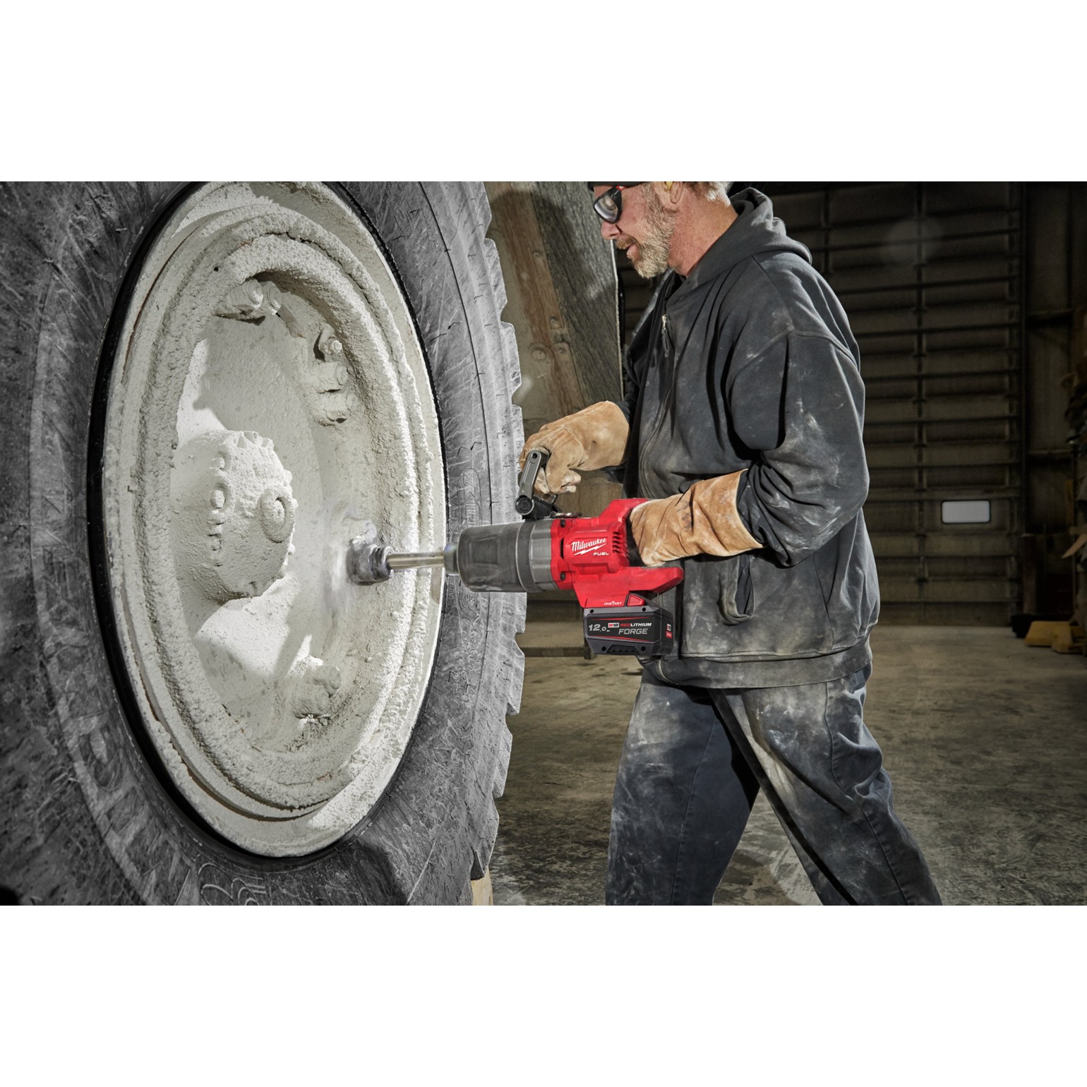 MILWAUKEE M18 FUEL High Torque Impact Wrench 1 inch 7