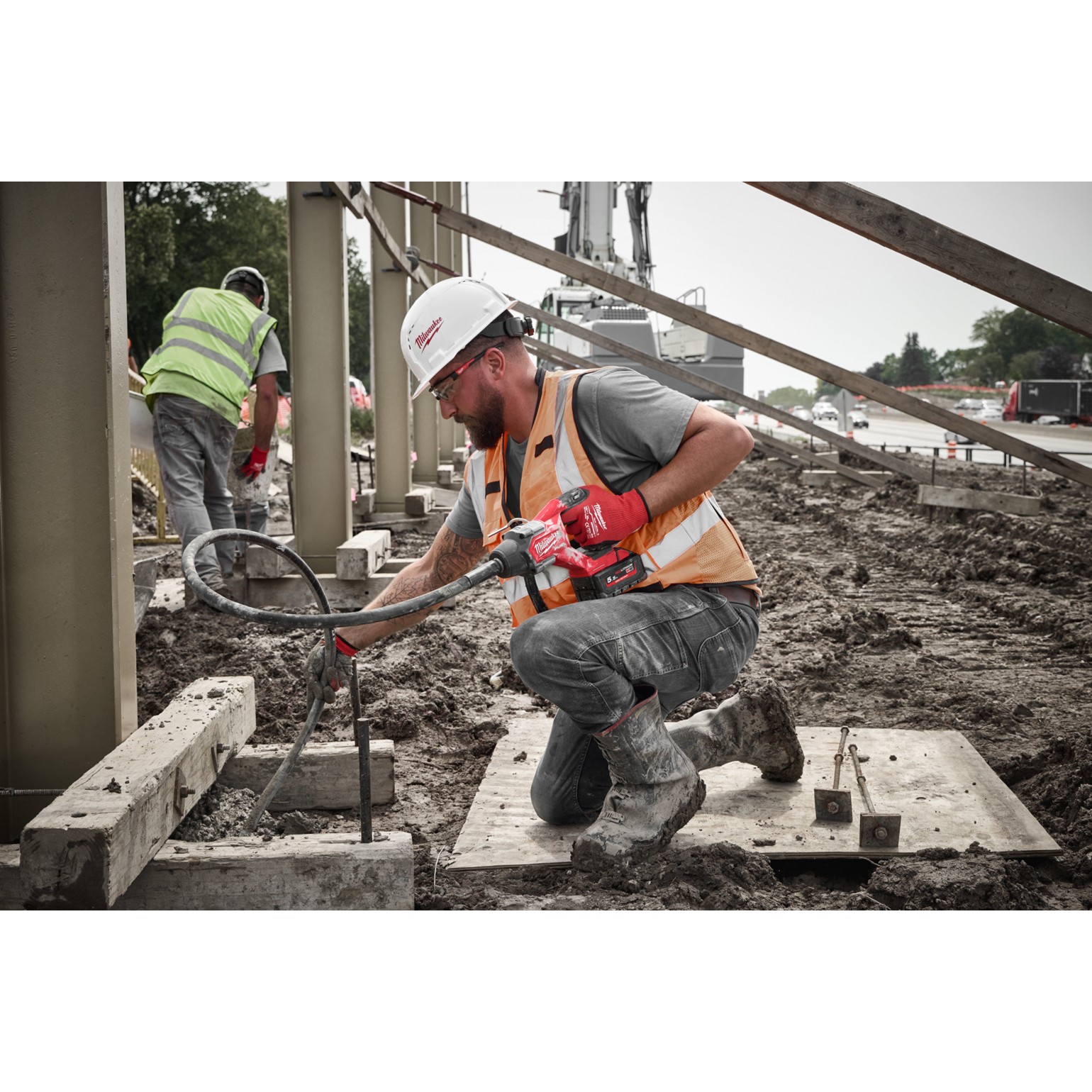 MILWAUKEE M18 FUEL Needle Concrete Vibrator 2.4m 3